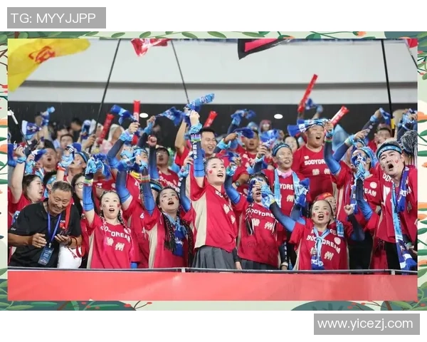 足球明星粉丝热情聚集见证荣耀时刻球迷情怀与偶像互动瞬间